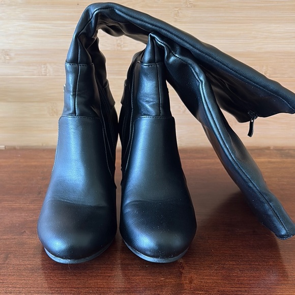 Sleek Black Heeled Boots - Picture 1 of 10